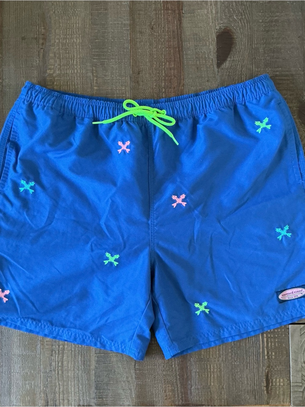 Vineyard Vines Men’s Neon Fishbone Embroidered Chappy Swim Trunks Sz XL